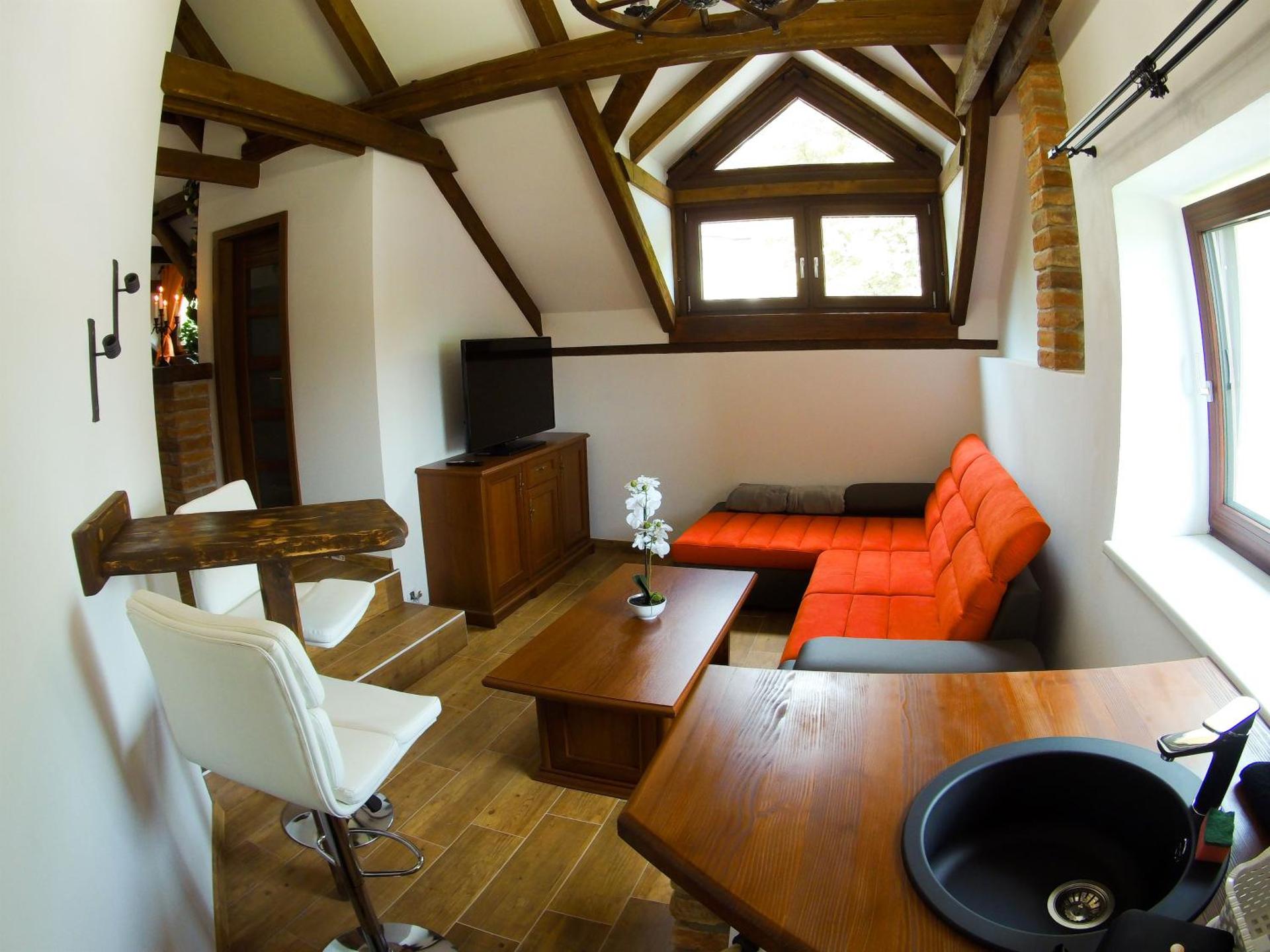 Apartmánový dům 13 Podkroví 2