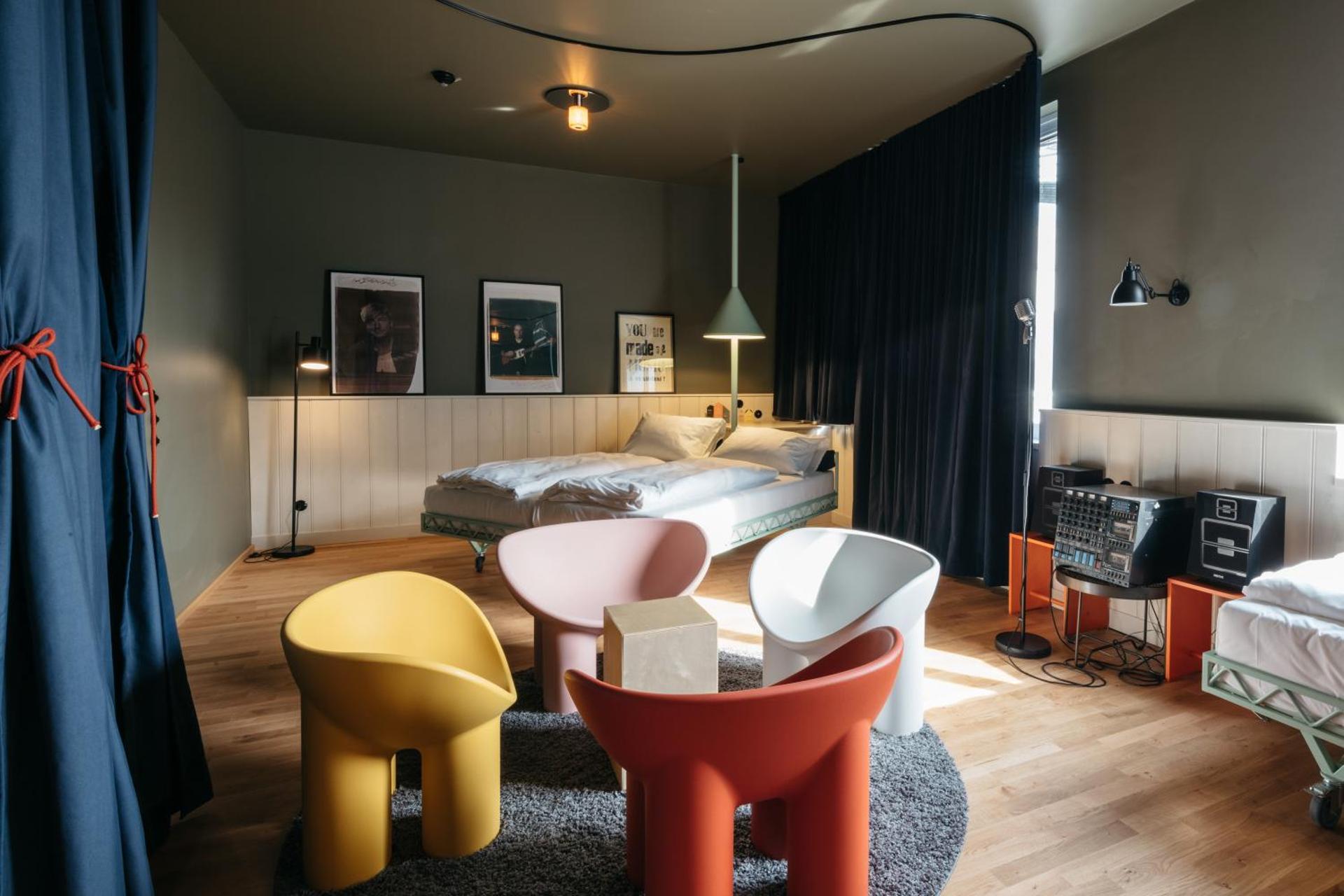 Photo of the whole room