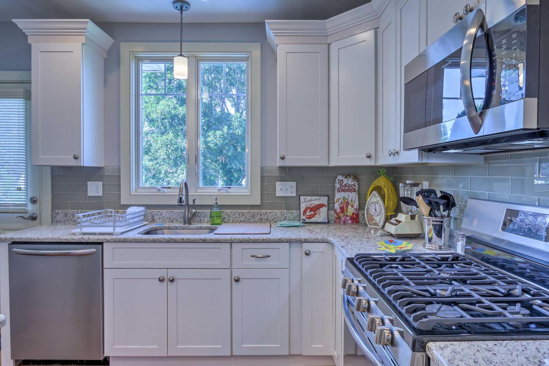 New London Hideaway Near Beaches and Local Spots!