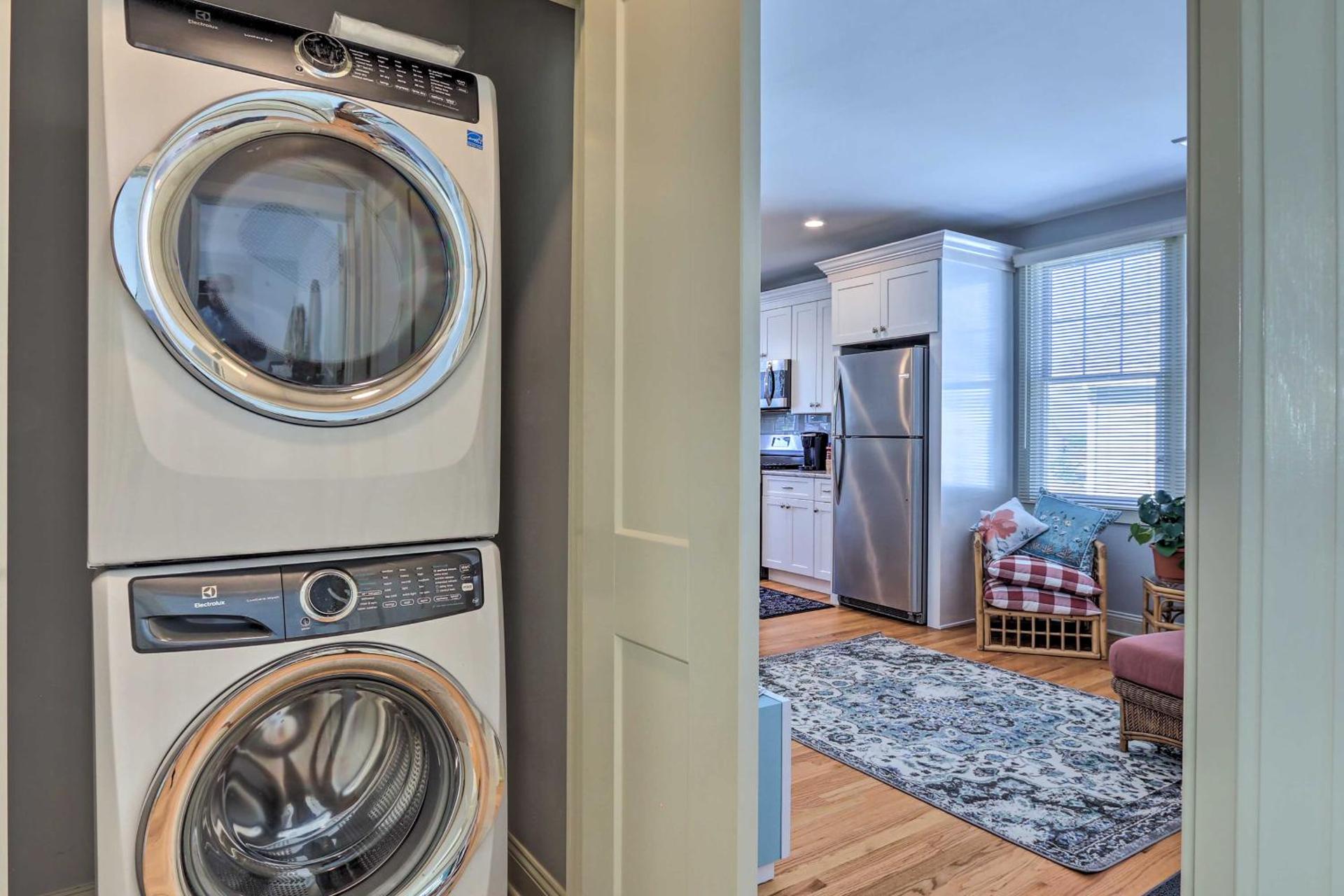 New London Hideaway Near Beaches and Local Spots!