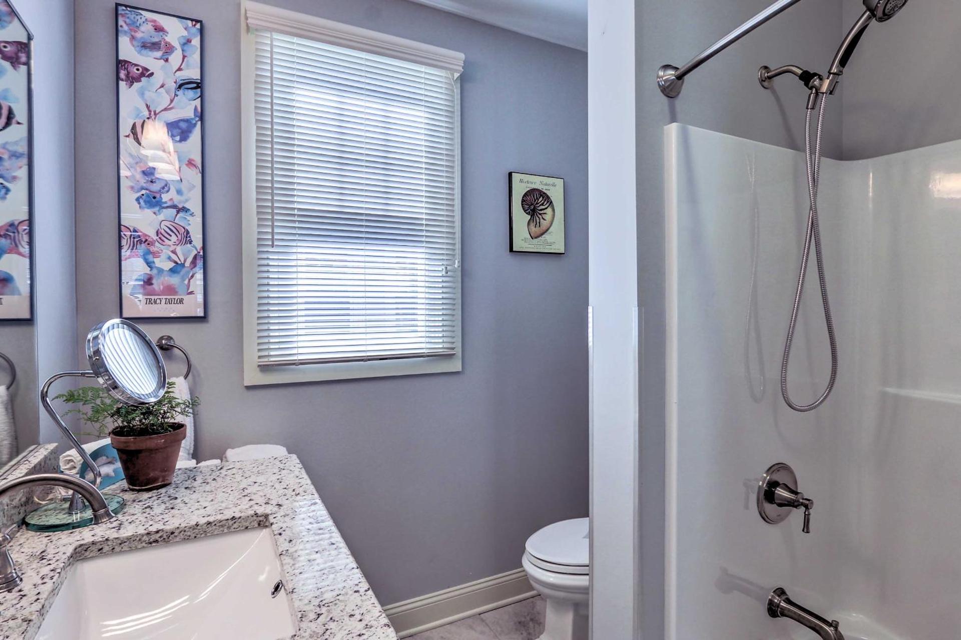 New London Hideaway Near Beaches and Local Spots!