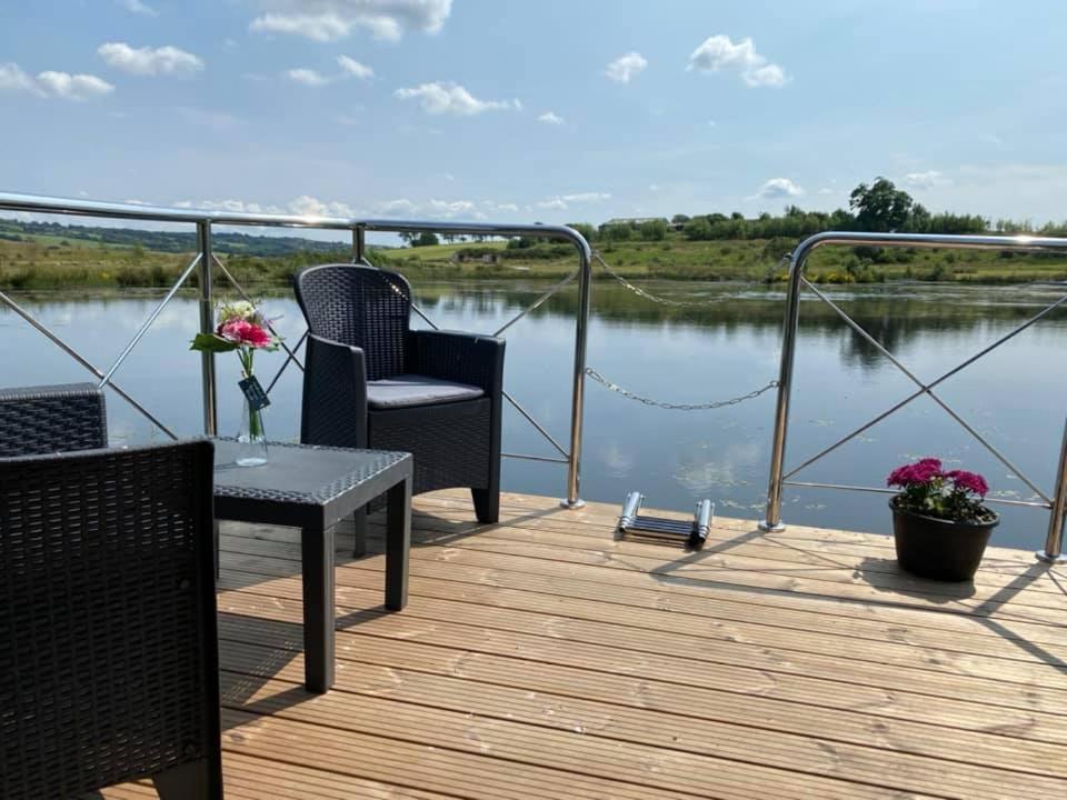 Couston Lakes Resorts