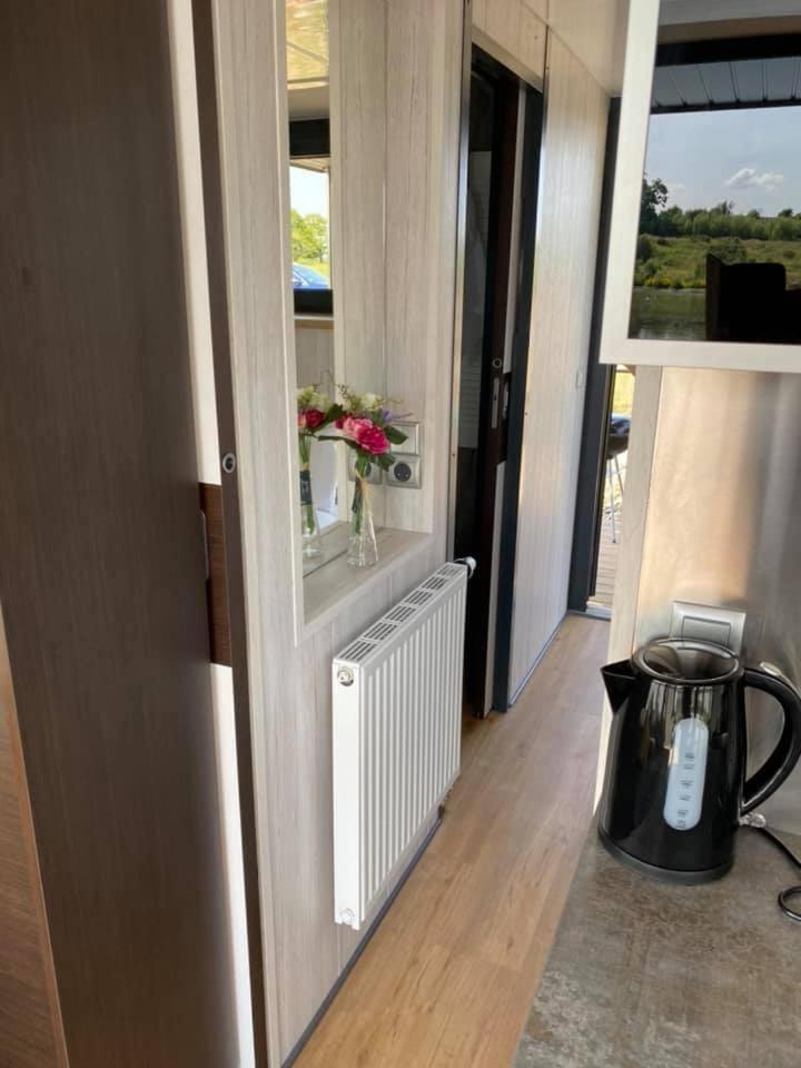 Couston Lakes Resorts