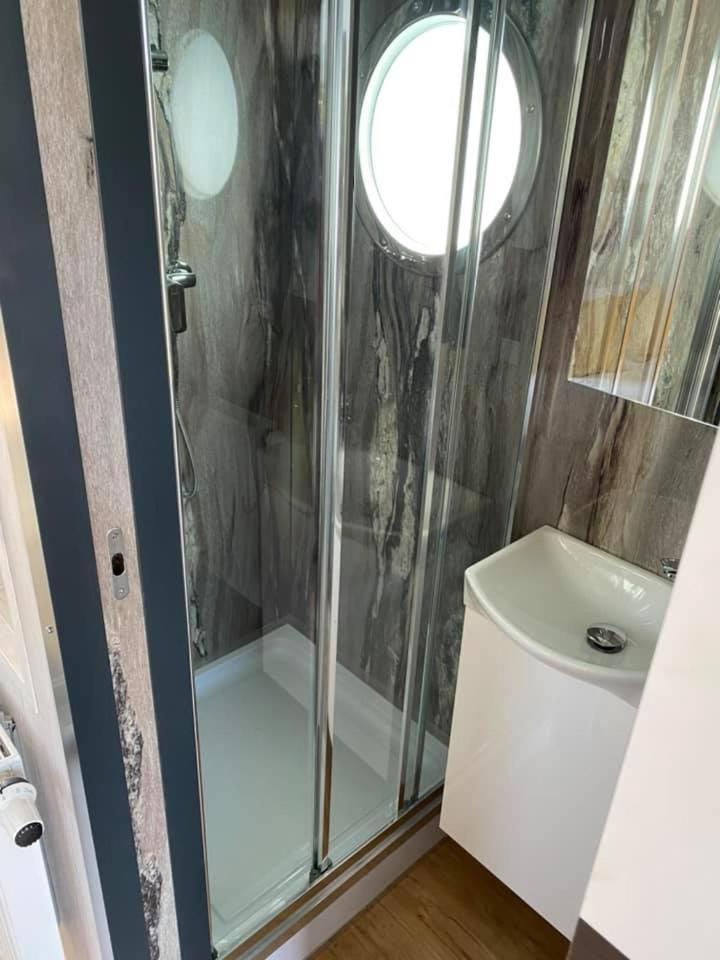 Couston Lakes Resorts