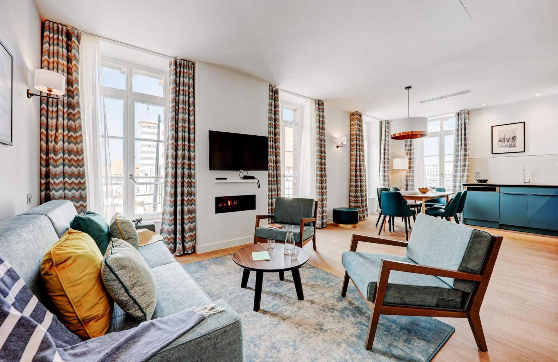 Communal lounge/ TV room