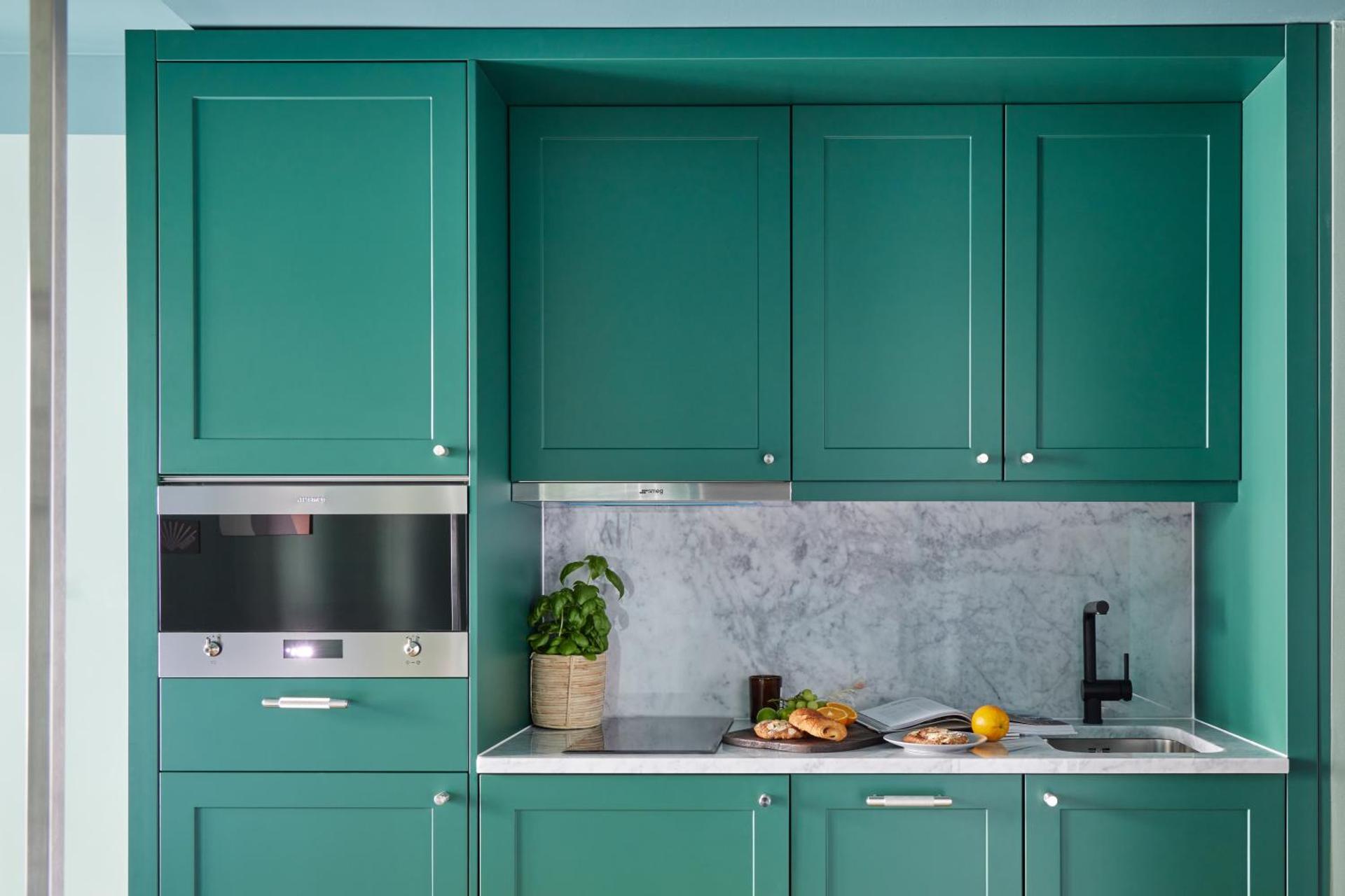 Kitchen or kitchenette