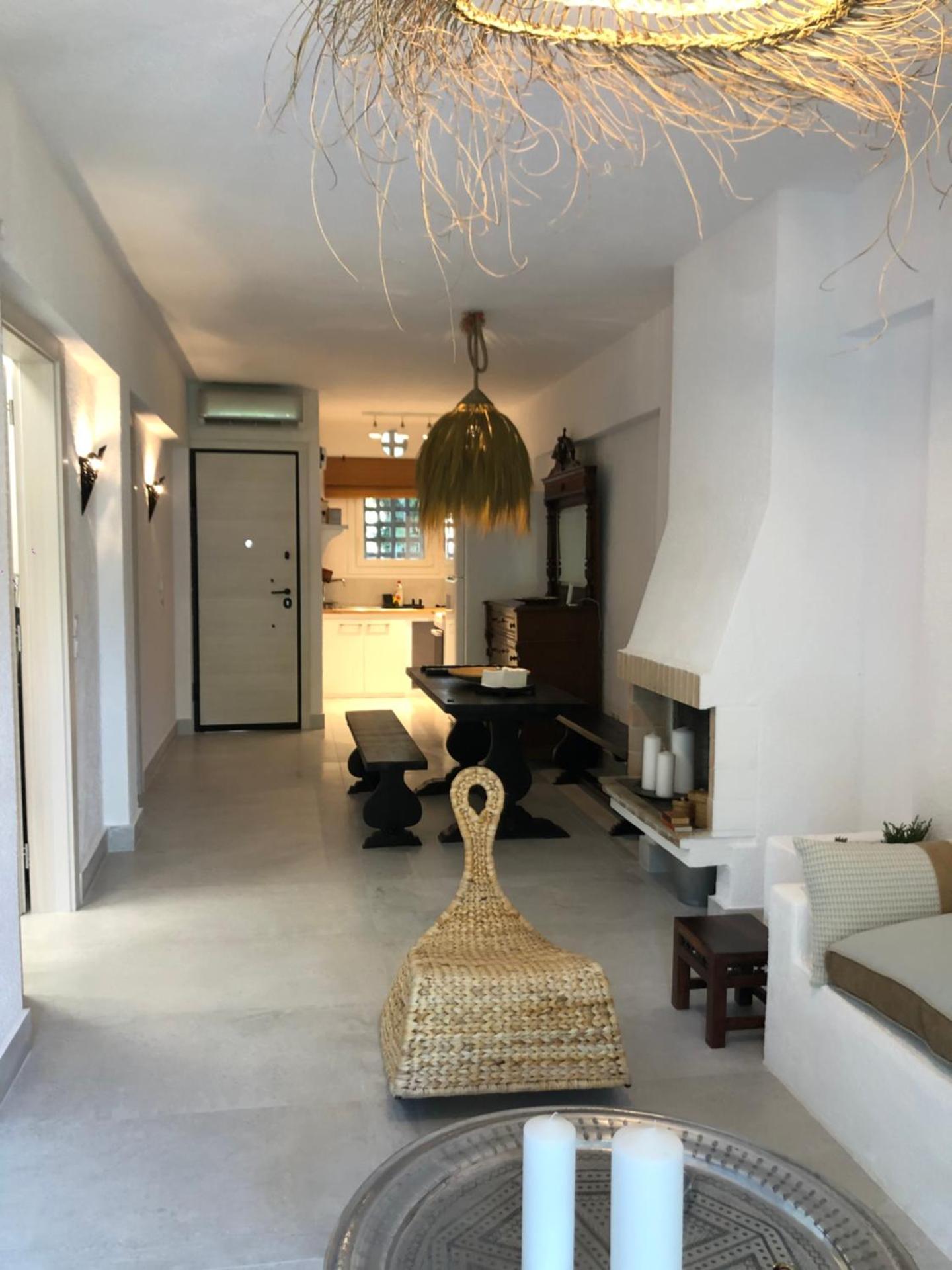 Ανεμπόδιστη Θέα με Κήπο και Πισίνα