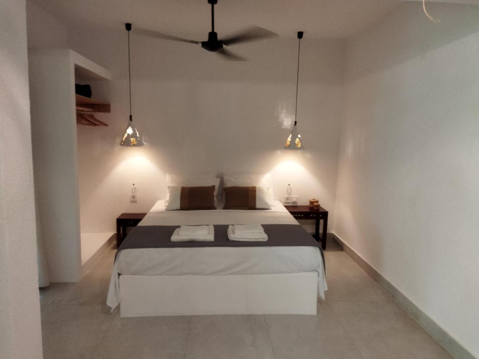 Ανεμπόδιστη Θέα με Κήπο και Πισίνα