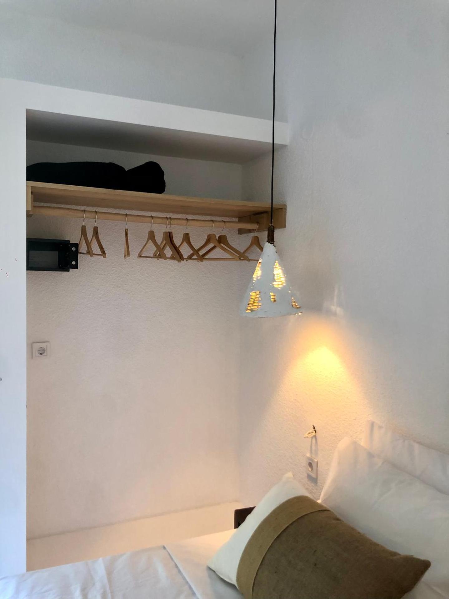 Ανεμπόδιστη Θέα με Κήπο και Πισίνα