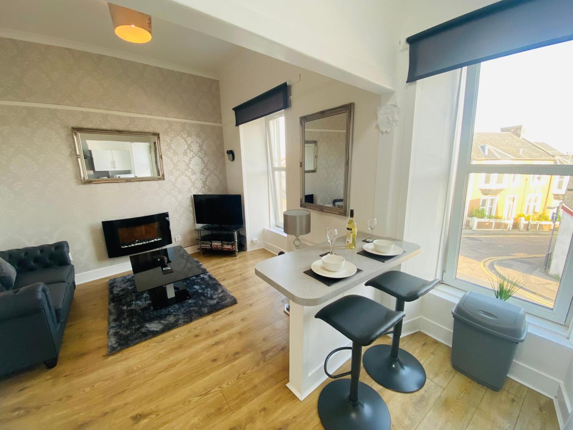 The Sleeping Lion - Dunoon Holiday Home