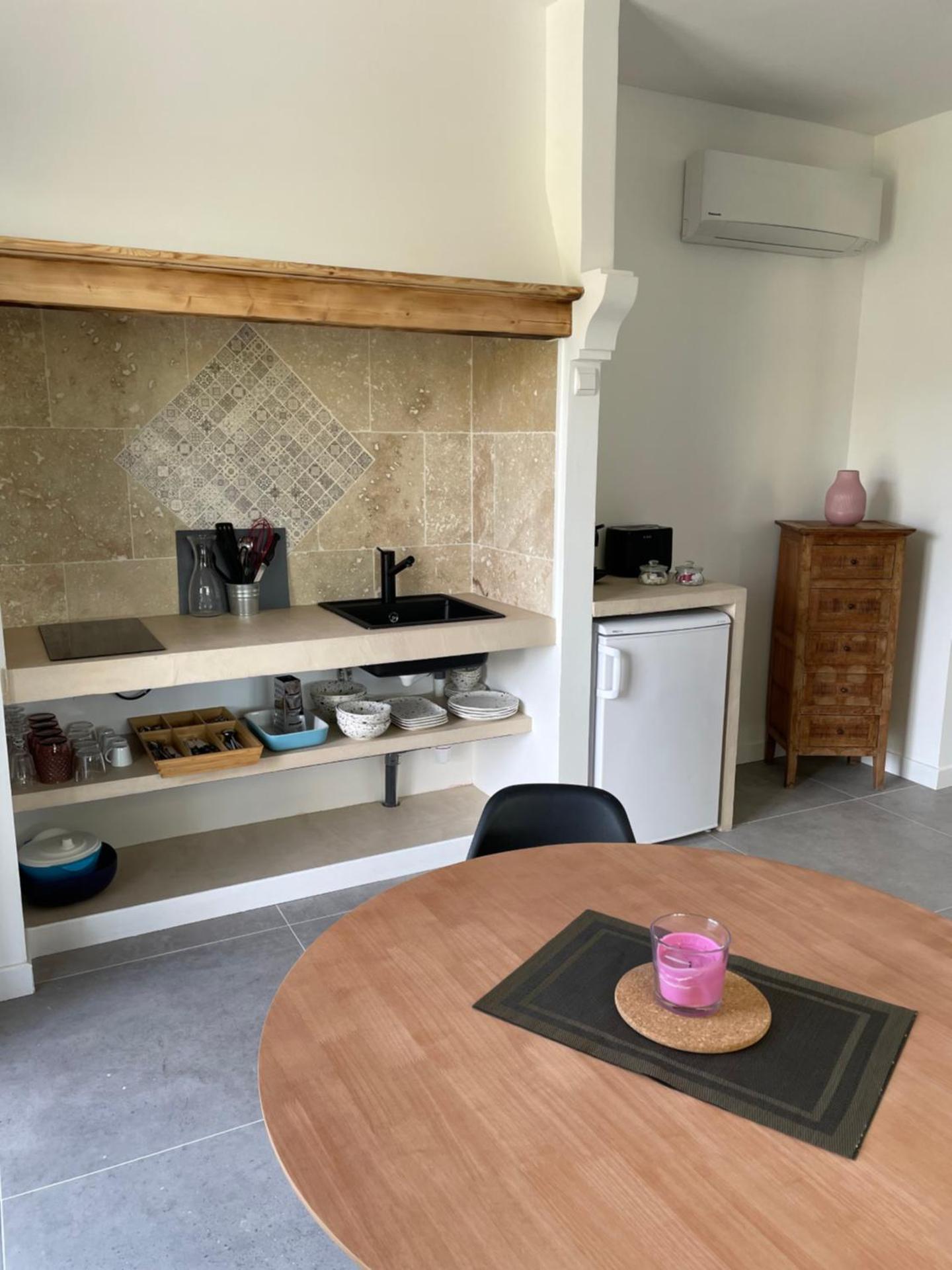 Kitchen or kitchenette