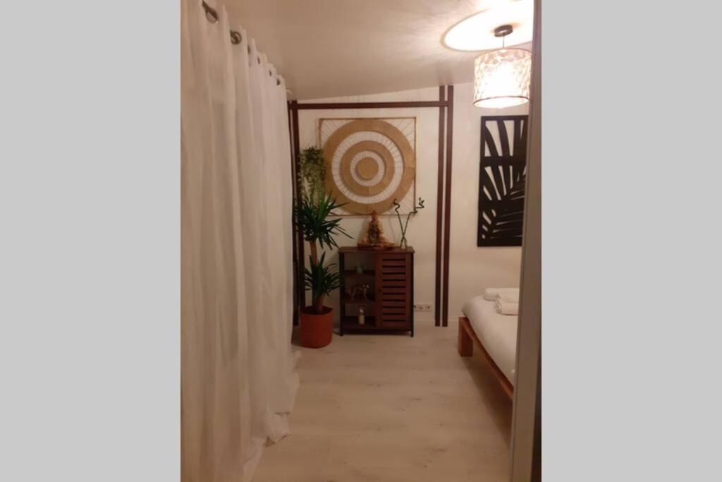 LOVE ROOM OUT OF TIME *JACUZZI*