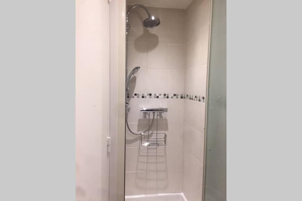 LOVE ROOM OUT OF TIME *JACUZZI*