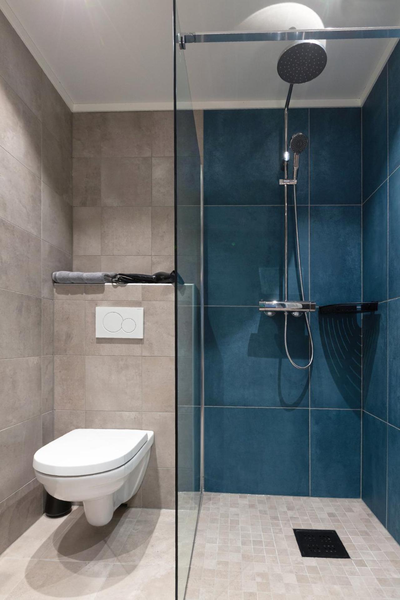 Standard One-Bedroom Apartment with Harbor View