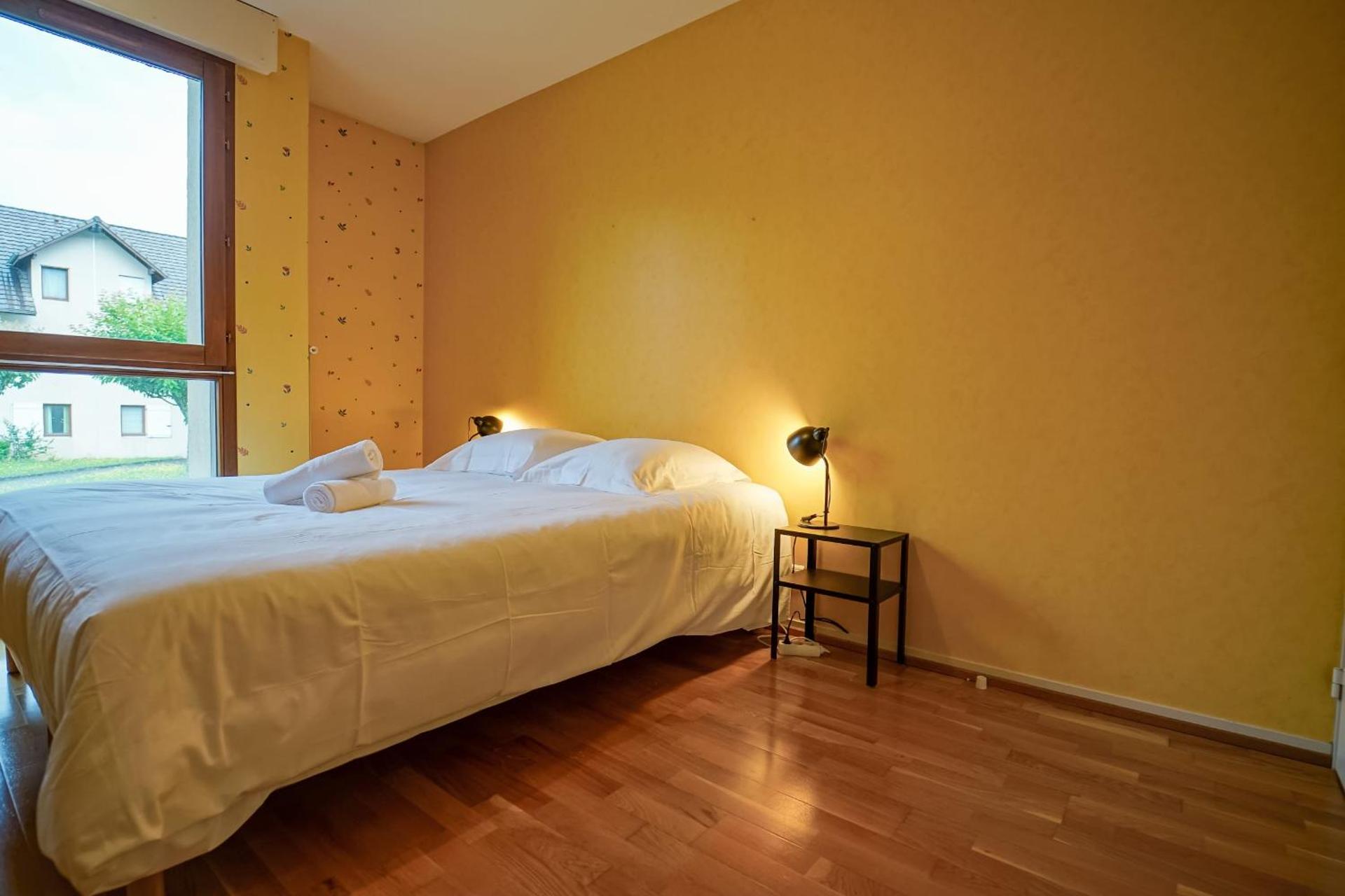 Le Bleu du Lac - 150m from the lake - terrace & parking in Sevrier