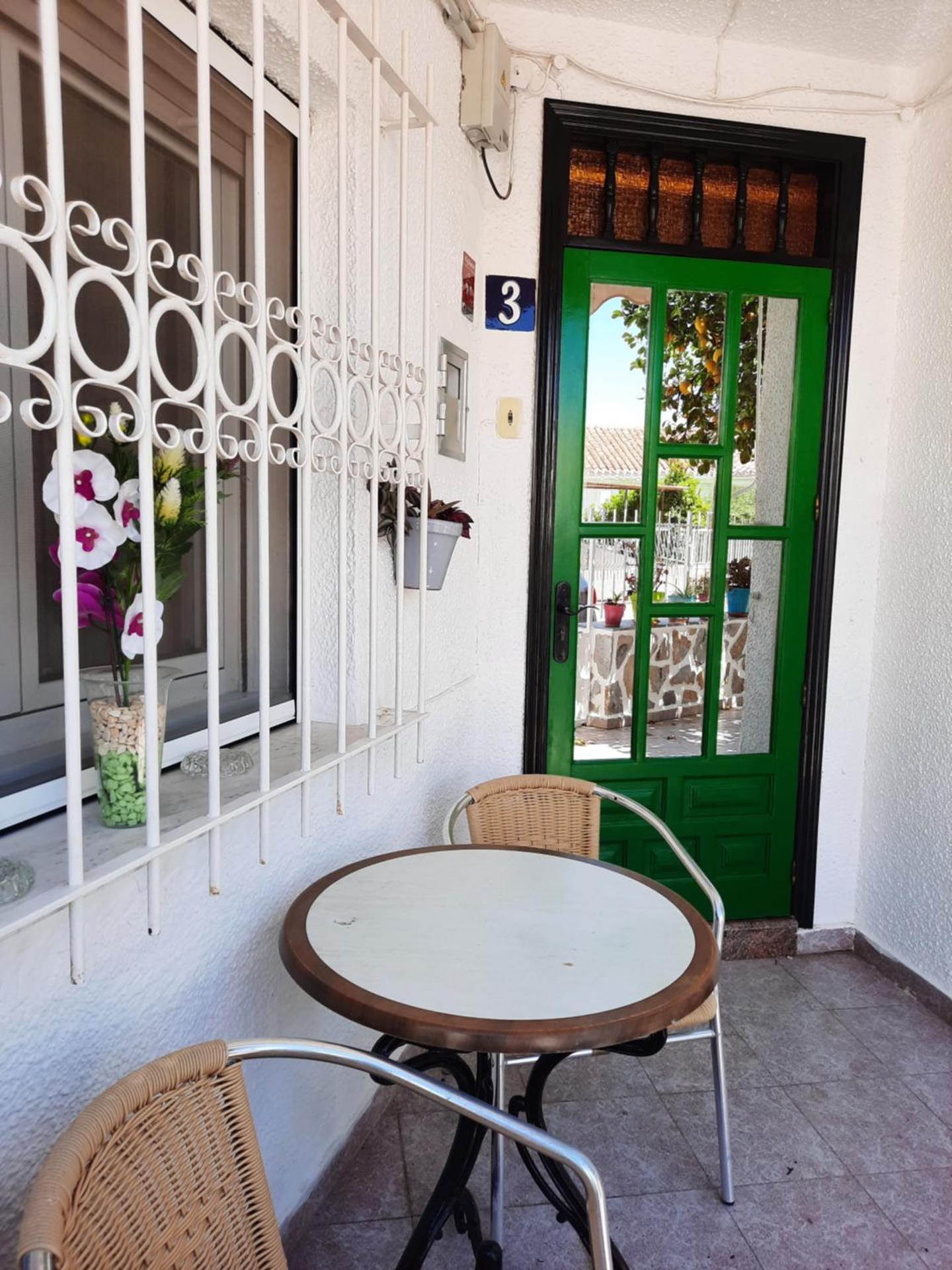 Calle Dr Fleming 3 bedroom home for 6 people