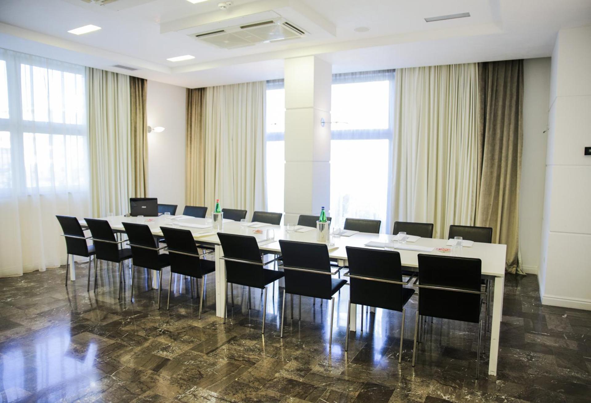 Meeting/conference room