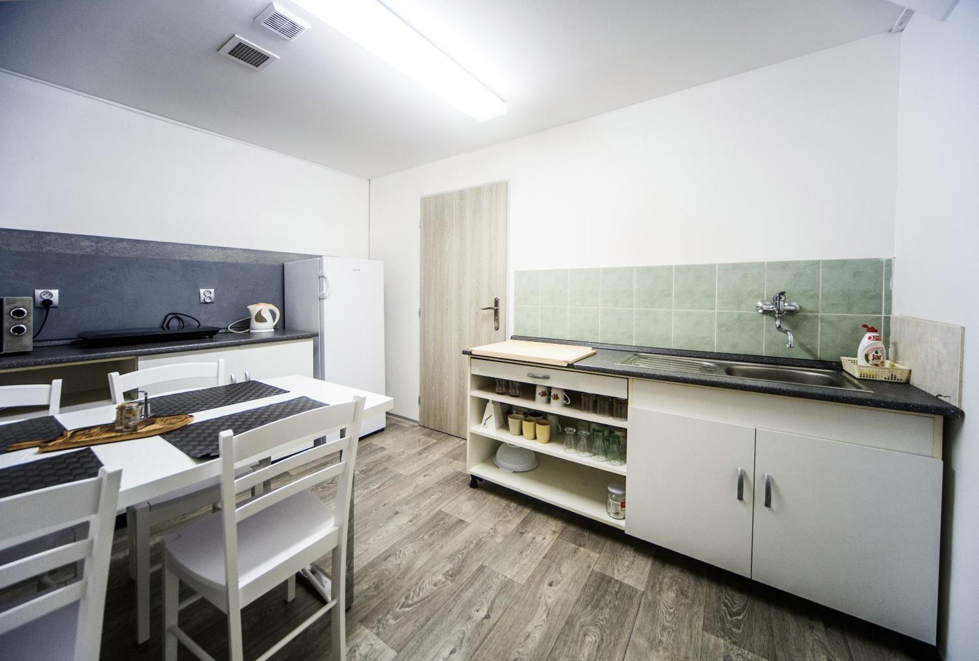 Kitchen or kitchenette