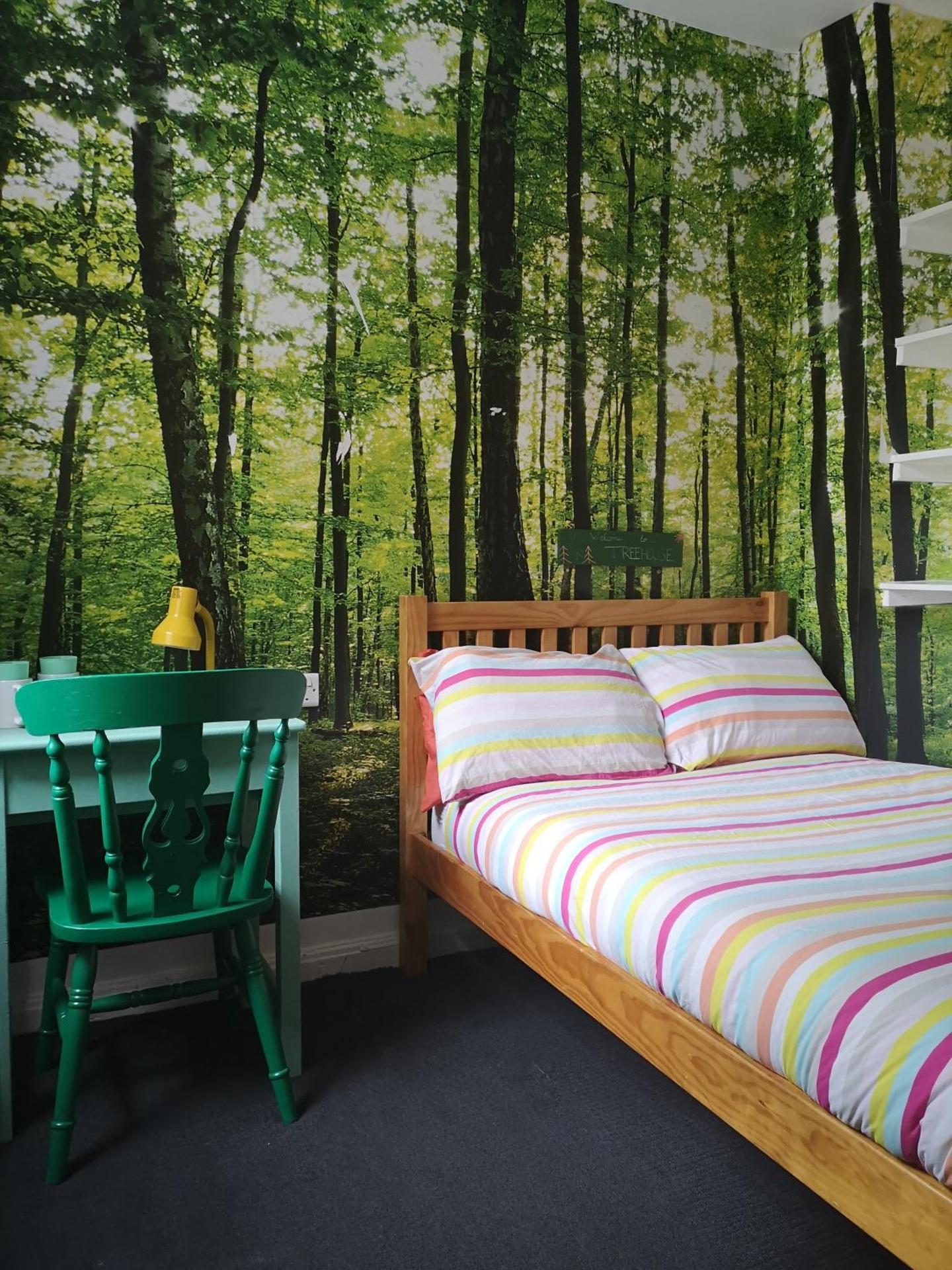 Budget Double Room - Shared Bathroom