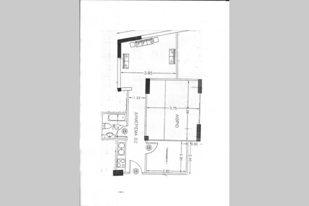 Ρήγας: Όμορφα στο Μεσολόγγι, Διαμέρισμα Β2