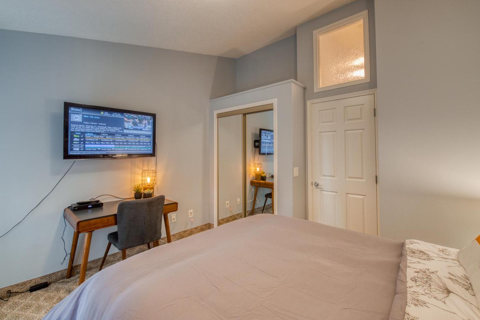 Beautiful Newly Reno 2BDM 2 Bth Sleep up to 6 Adults & Kids Mountain View Townhouse Suite