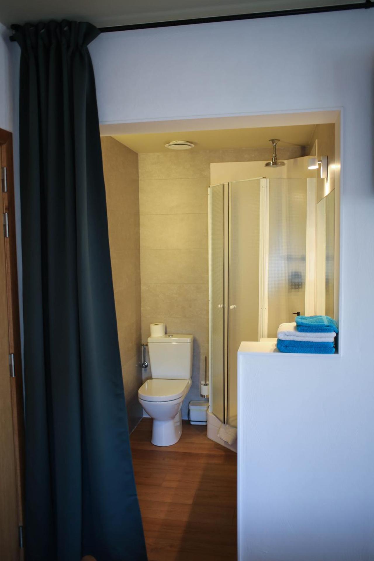 Deluxe Double Room with Shower