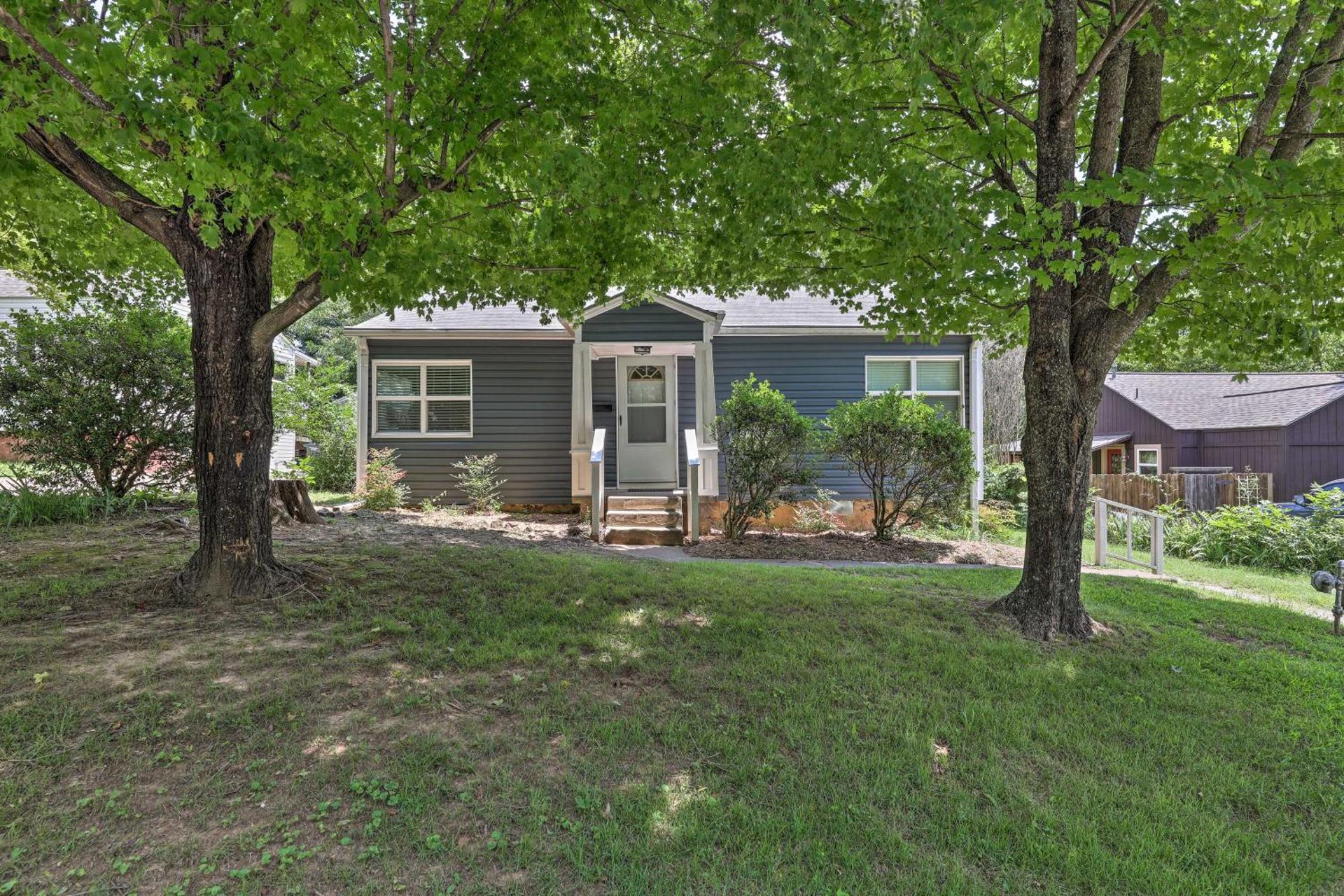 Updated Fayetteville Home Less Than 2 Miles to UArk!