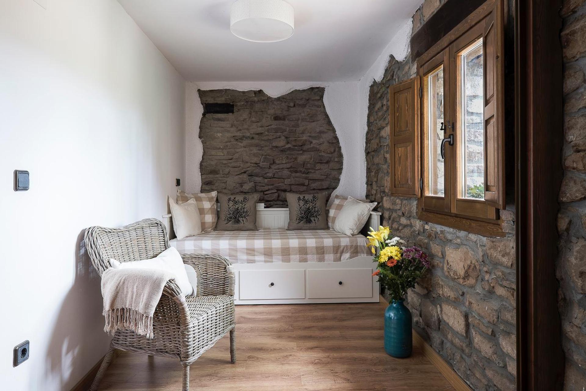 Apartment with Mountain View