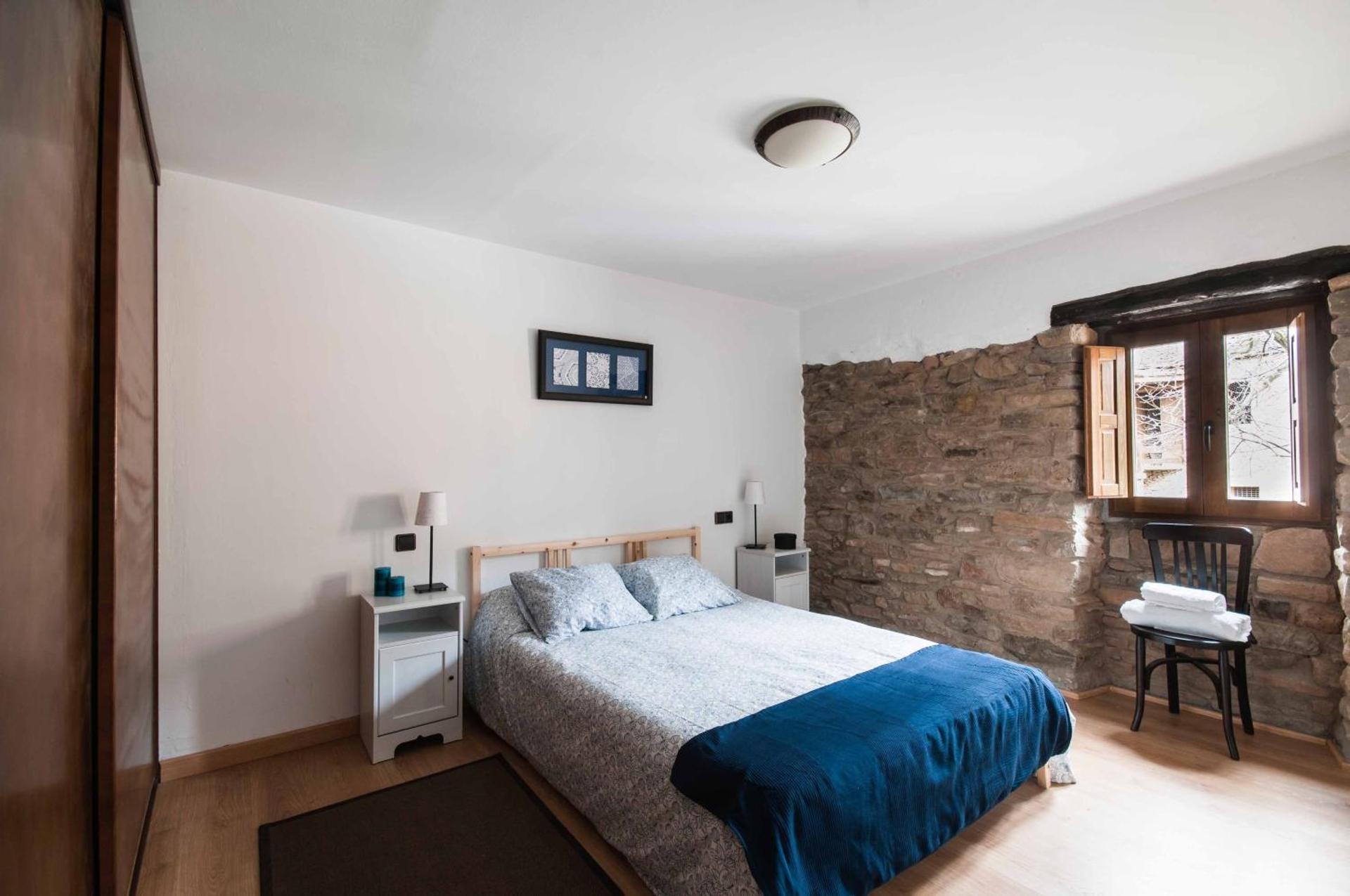 Apartment with Mountain View