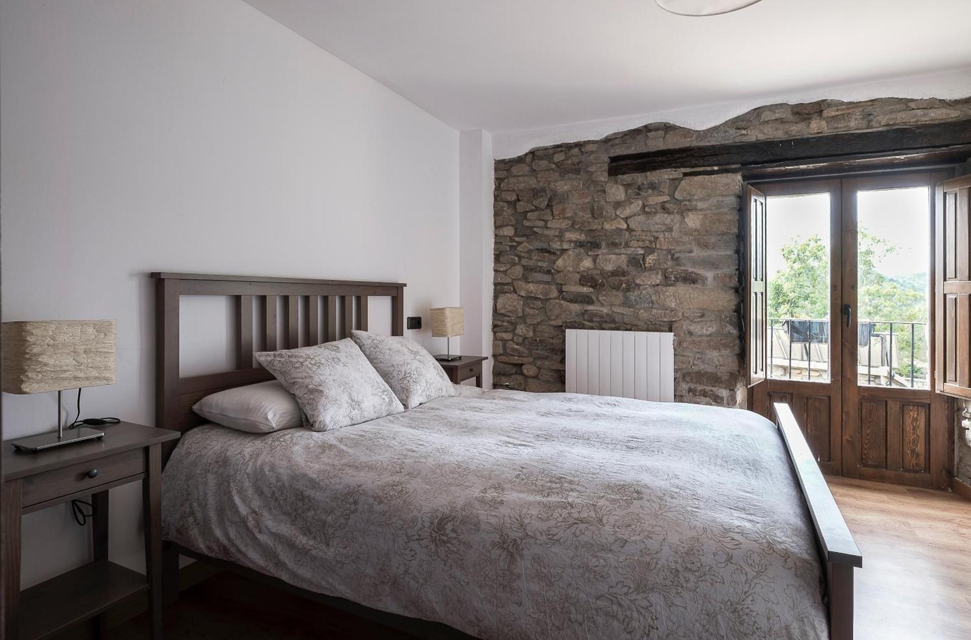 Apartment with Mountain View