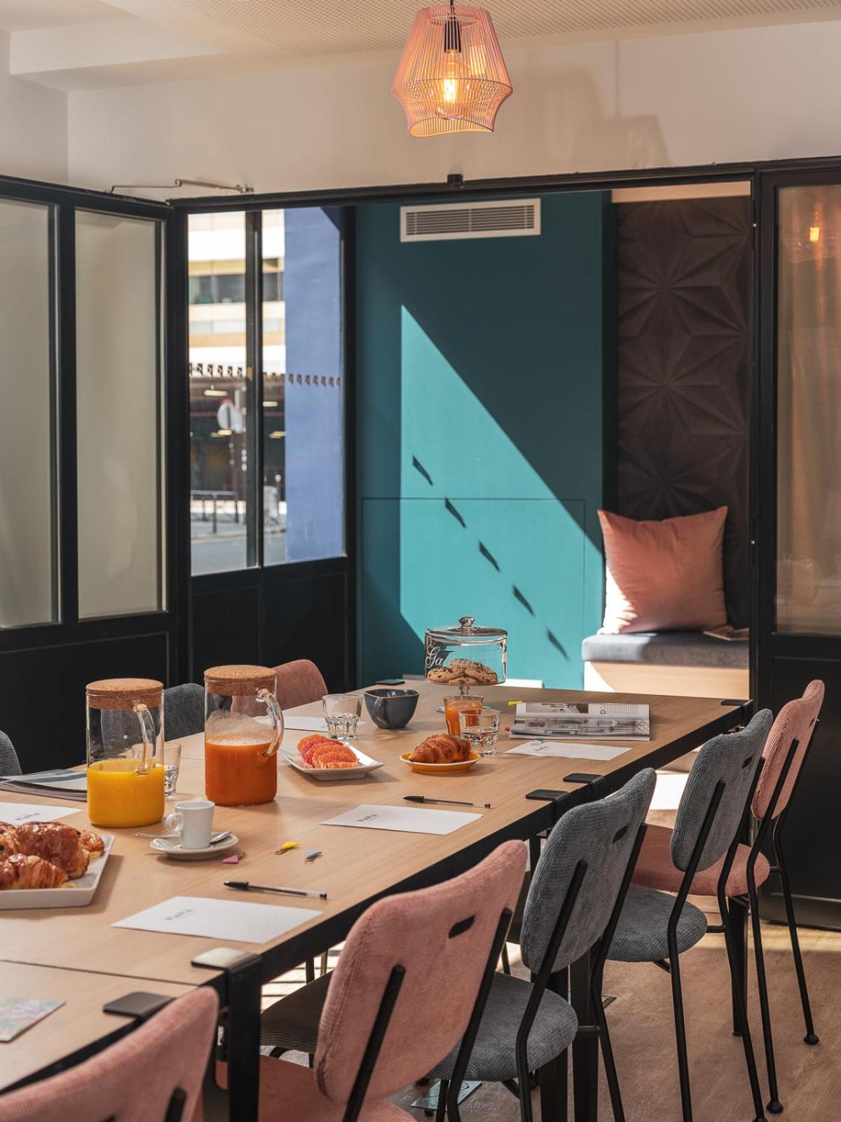 Meeting/conference room