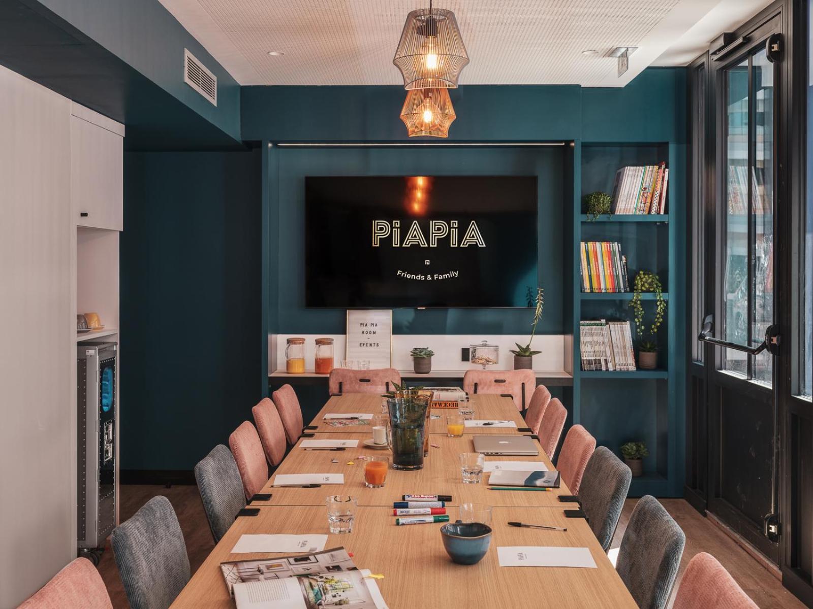 Meeting/conference room