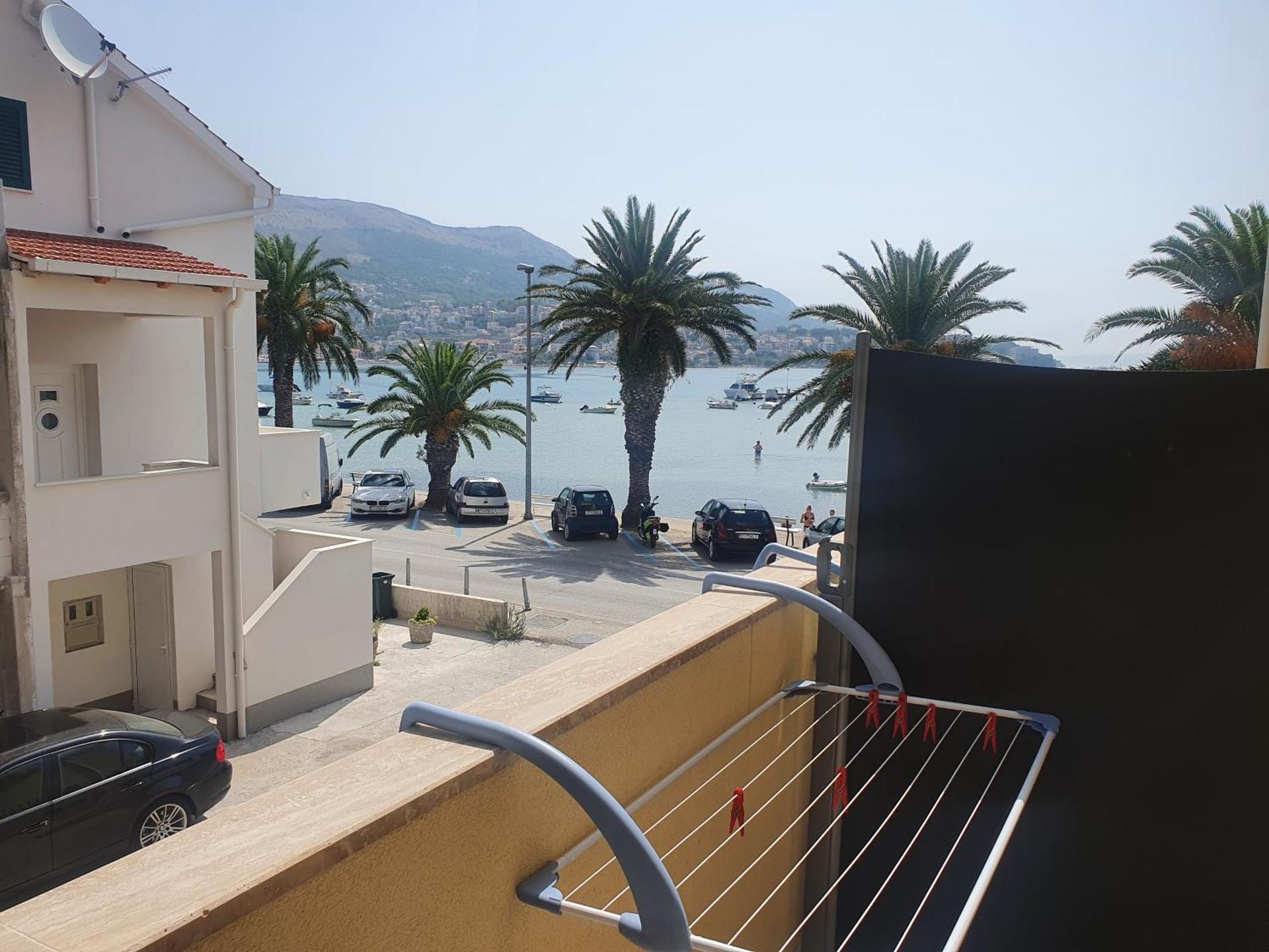 Deluxe Double Room with Side Sea View