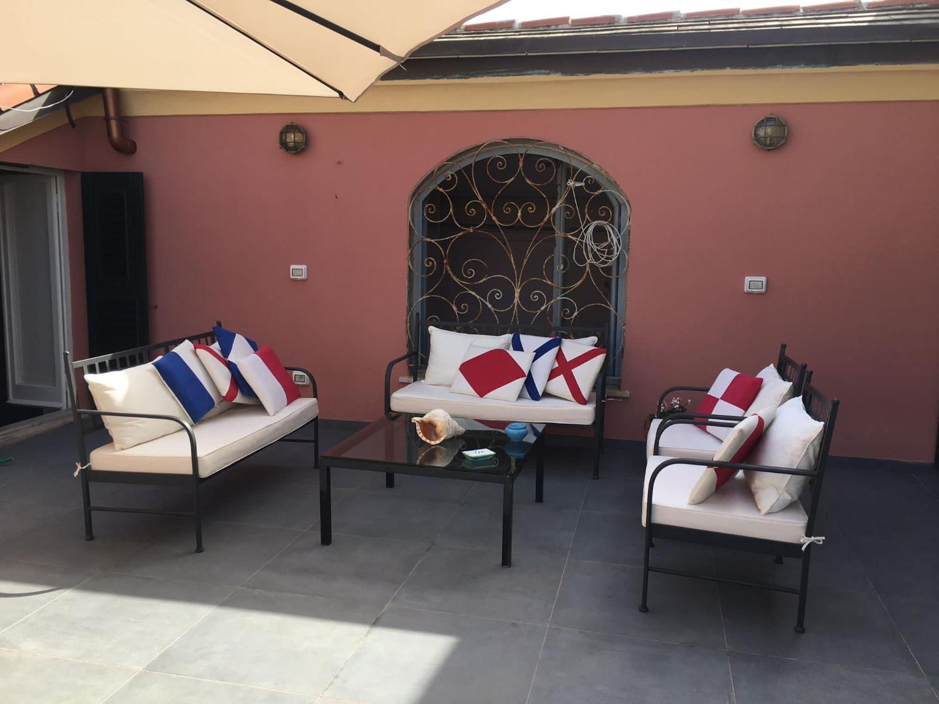 La Trabacca, attico nel pieno centro di Levanto