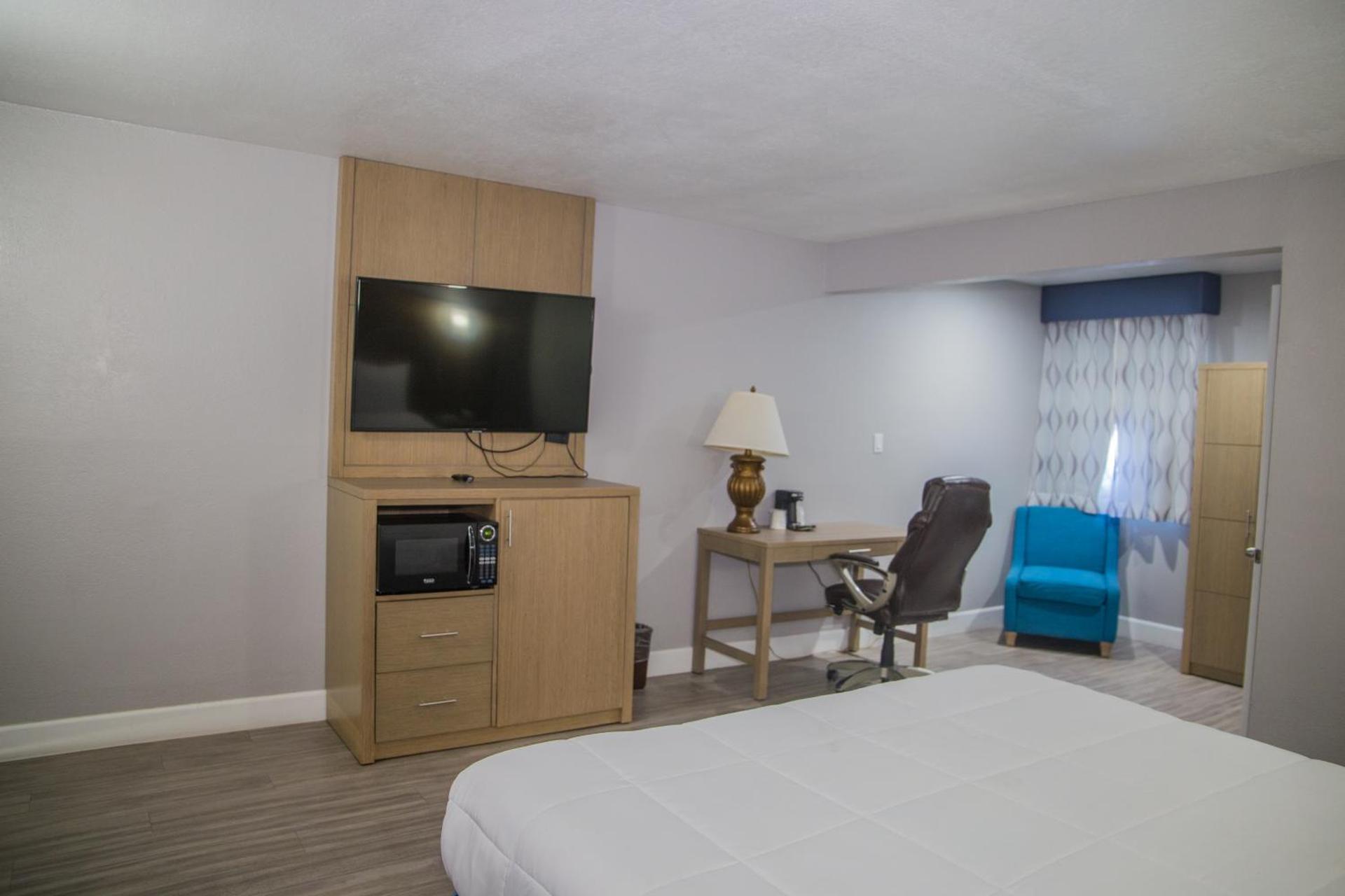 Days Inn by Wyndham Redwood City