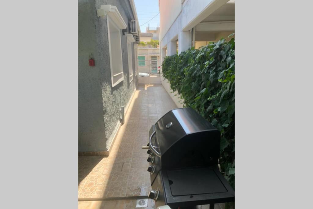 ΑΝΑΚΑΙΝΙΣΜΕΝΗ ΜΟΝΟΚΑΤΟΙΚΙΑ στο κέντρο της πόλης με κήπο