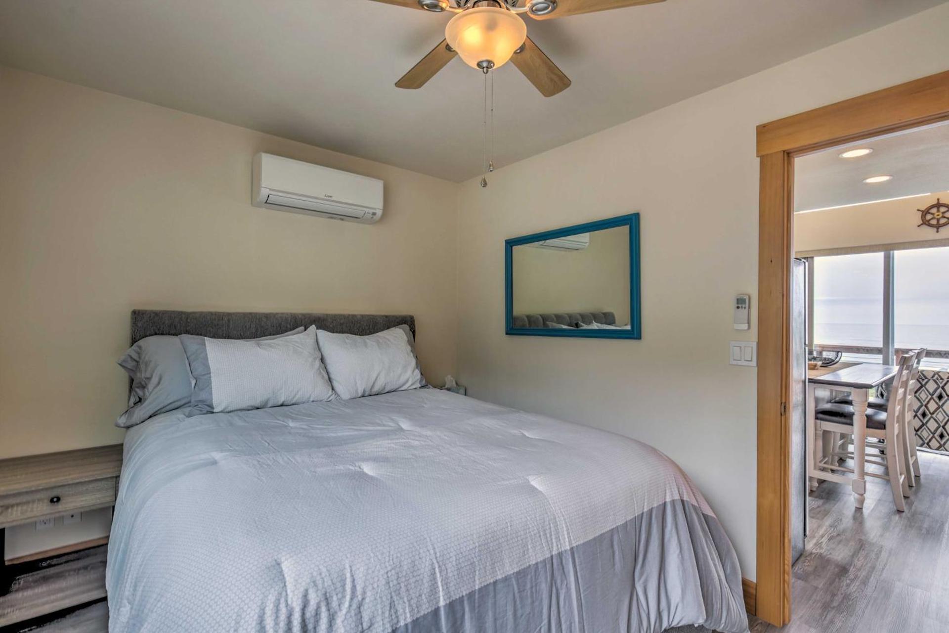 Walk to Beach! Chic Yachats Gem with Private Balcony