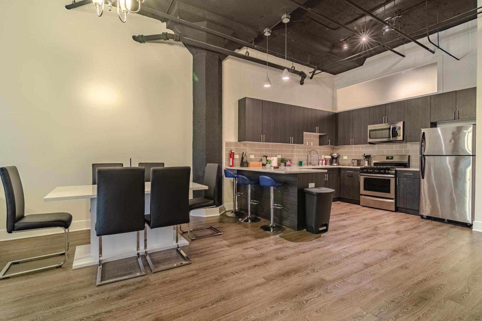 Ideal 3BR Business or Leisure Rental in Chicago Fully Stocked Kitchen & Fast Internet with Optional Parking Near Soldier Field, Grant Park & McCormick Place