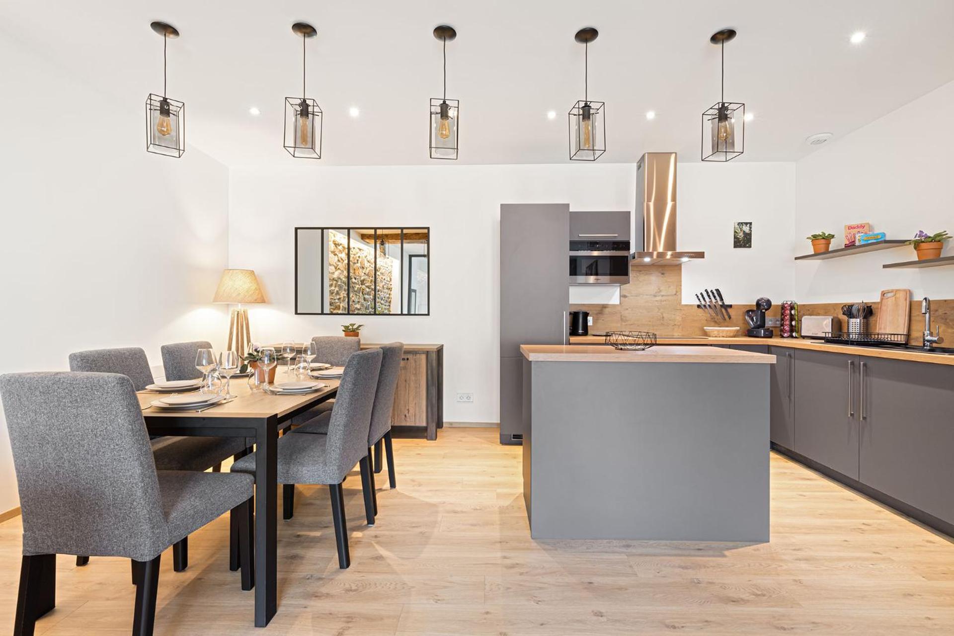 Kitchen or kitchenette