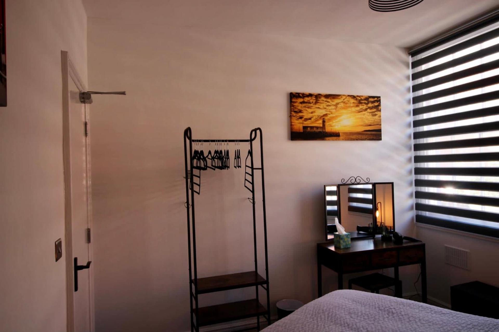 Lighthouse View - Amazing sea and beach view - Free Sky TV including Sports and Movies - Fast WIFI - Free Private Parking