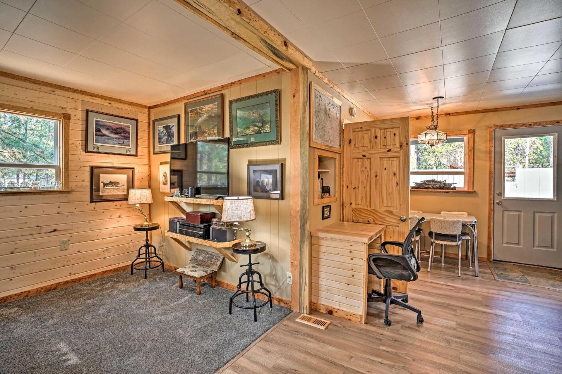 High Lakes Hideaway La Pine Fishing Cabin!