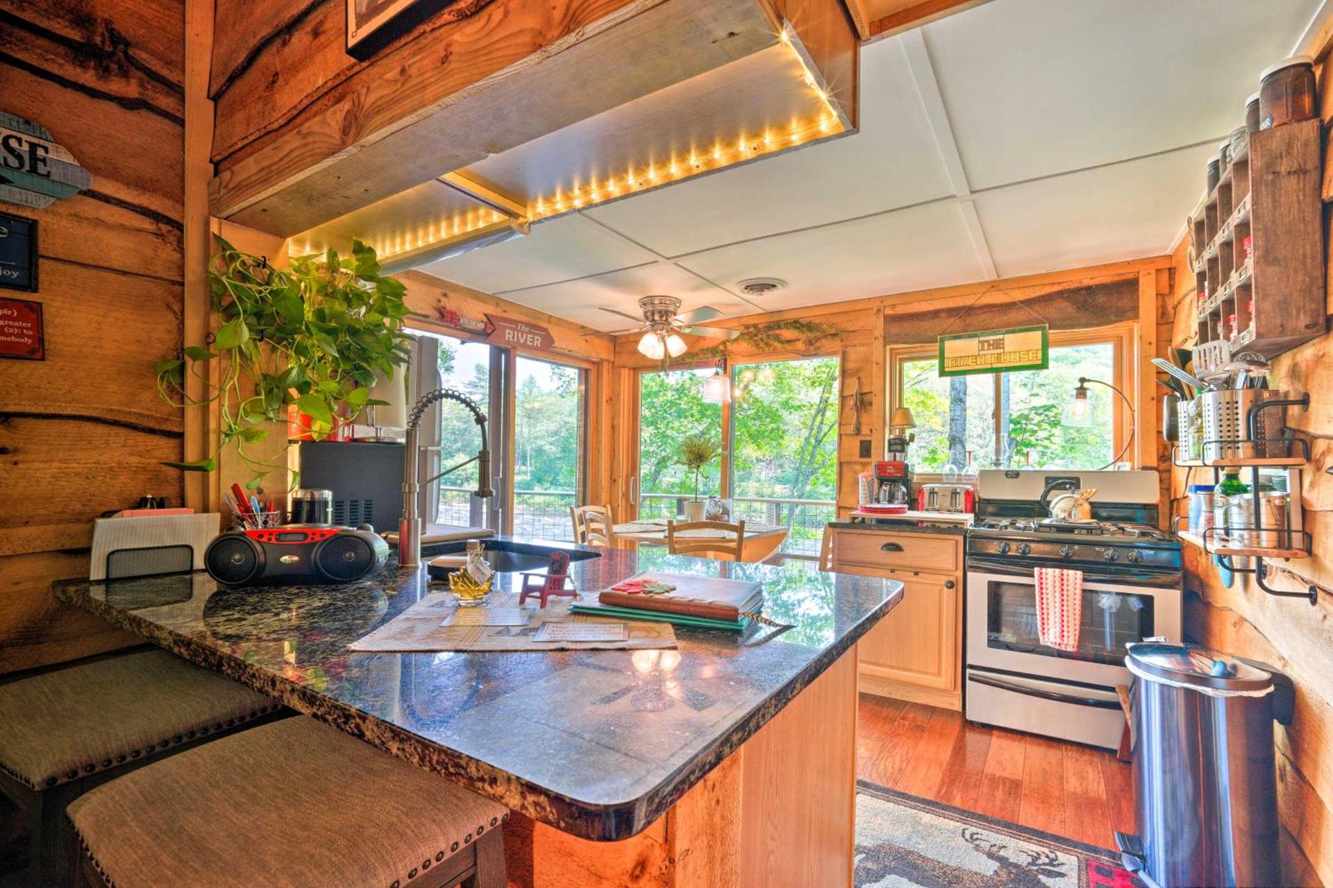 Adirondack Mountains Cottage Near Gore Mountain!