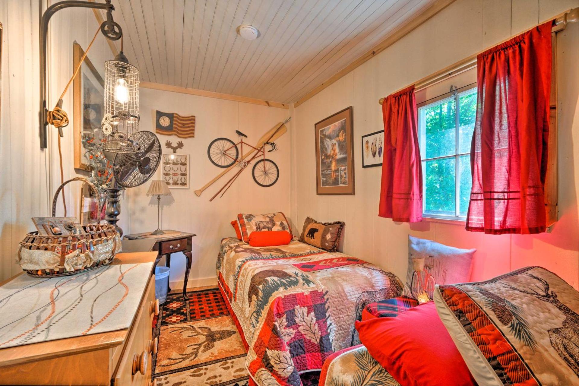 Adirondack Mountains Cottage Near Gore Mountain!