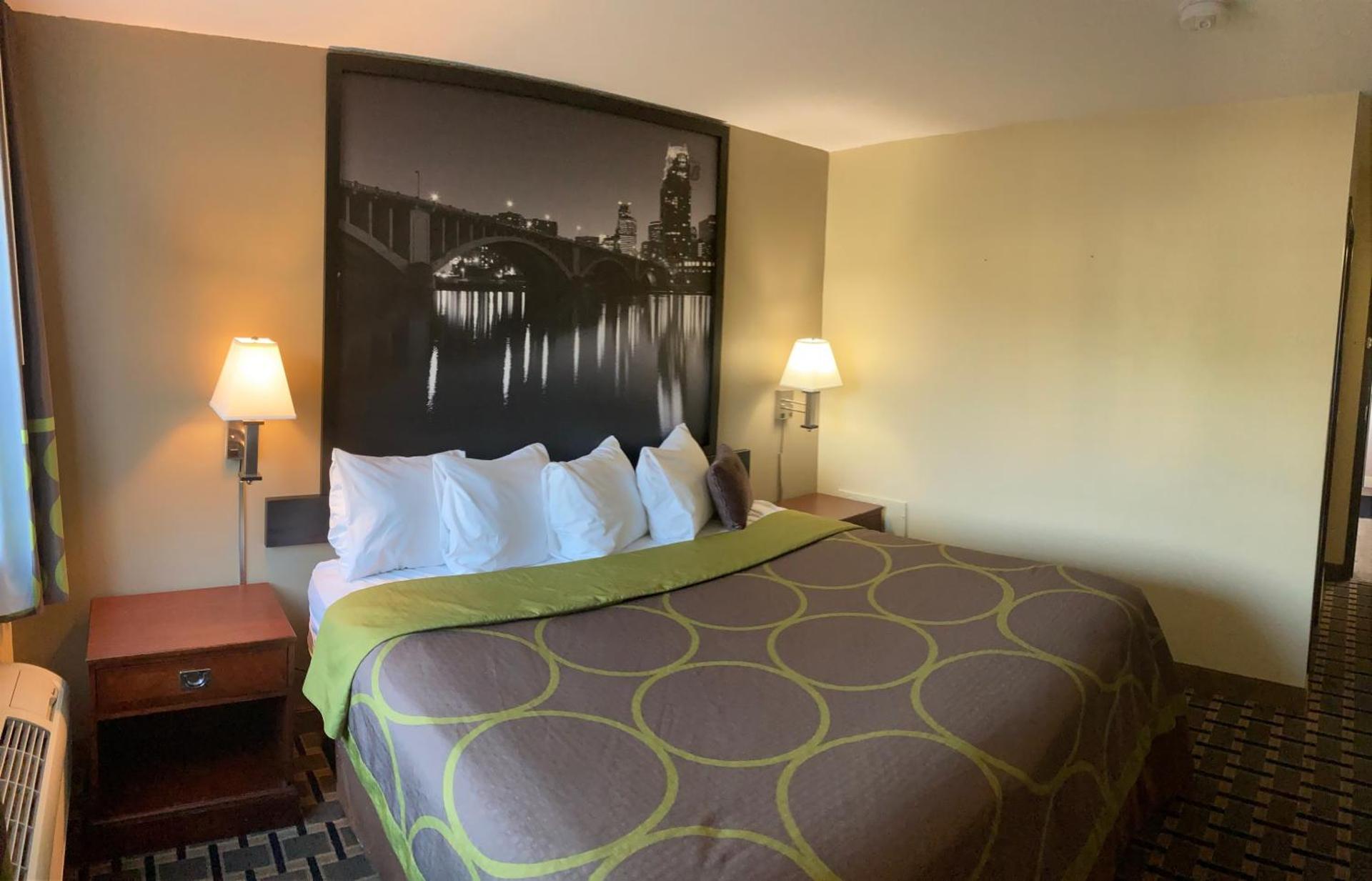 King Room - Non-Smoking