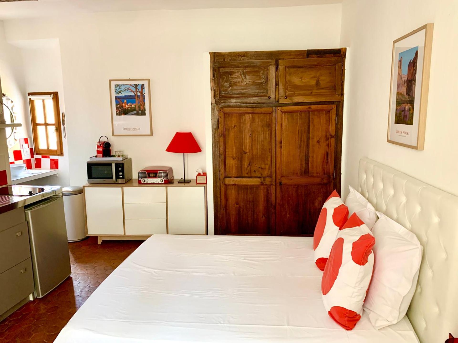 le 1835, studio rouge-Corail