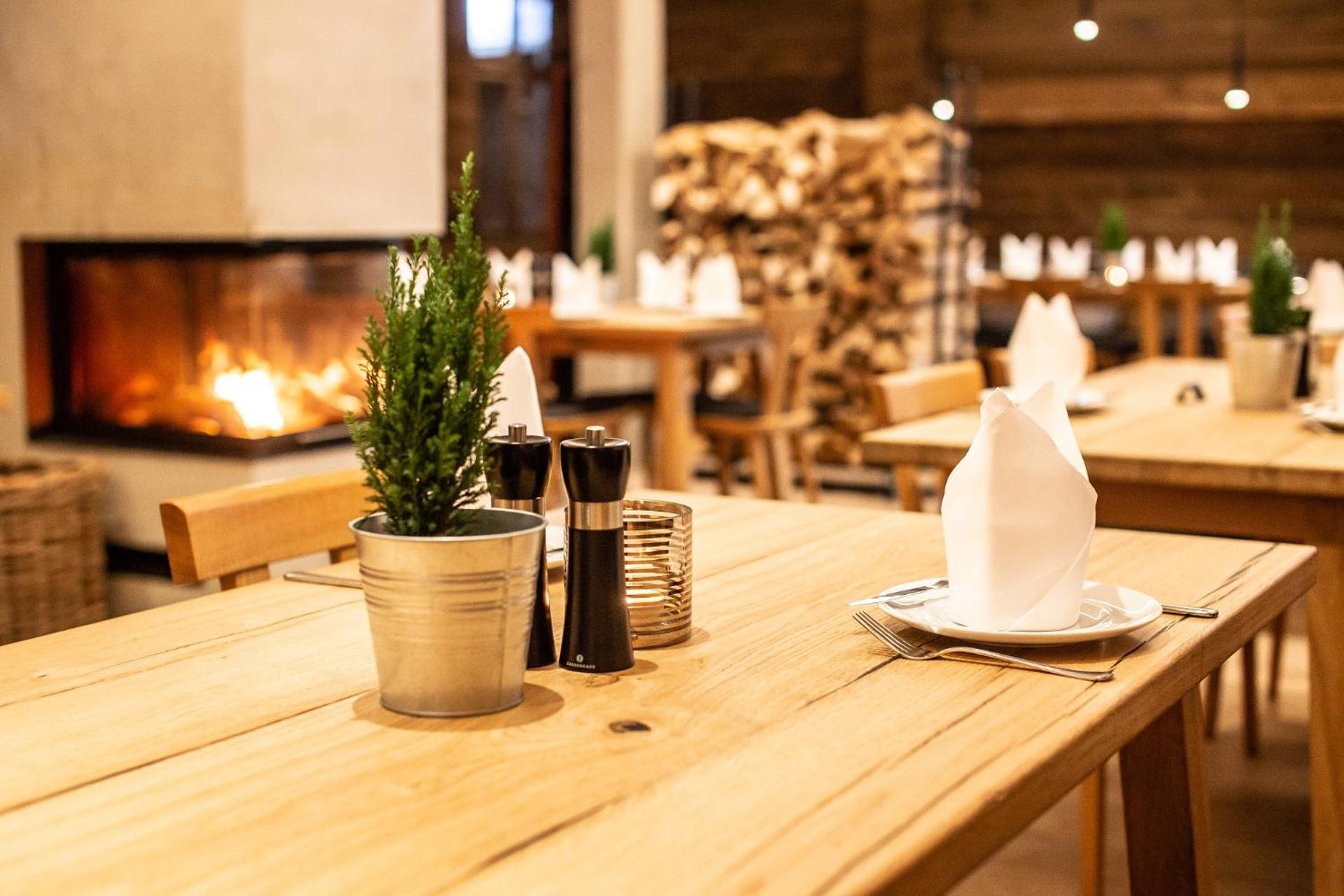 Restaurant/places to eat