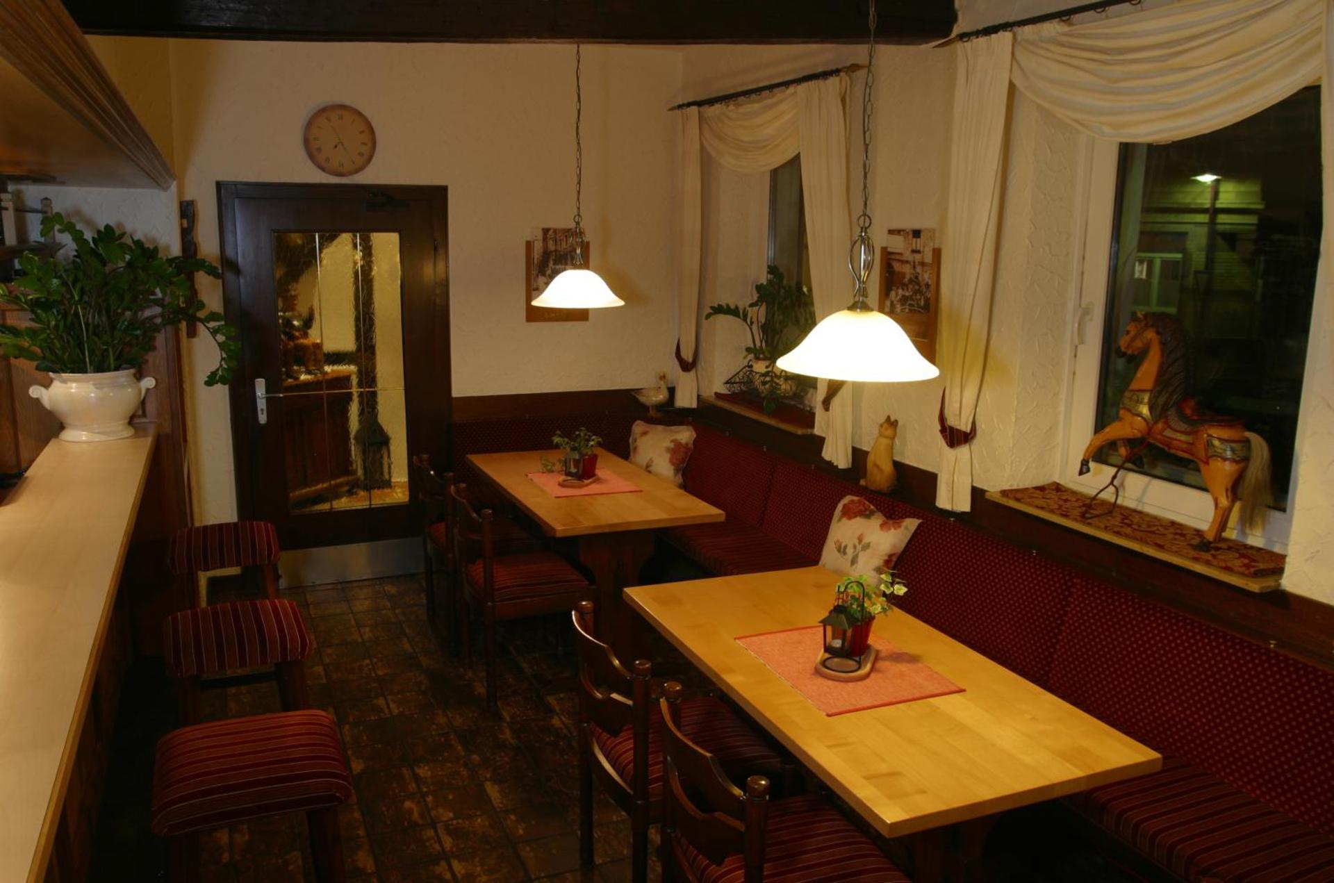 Restaurant/places to eat