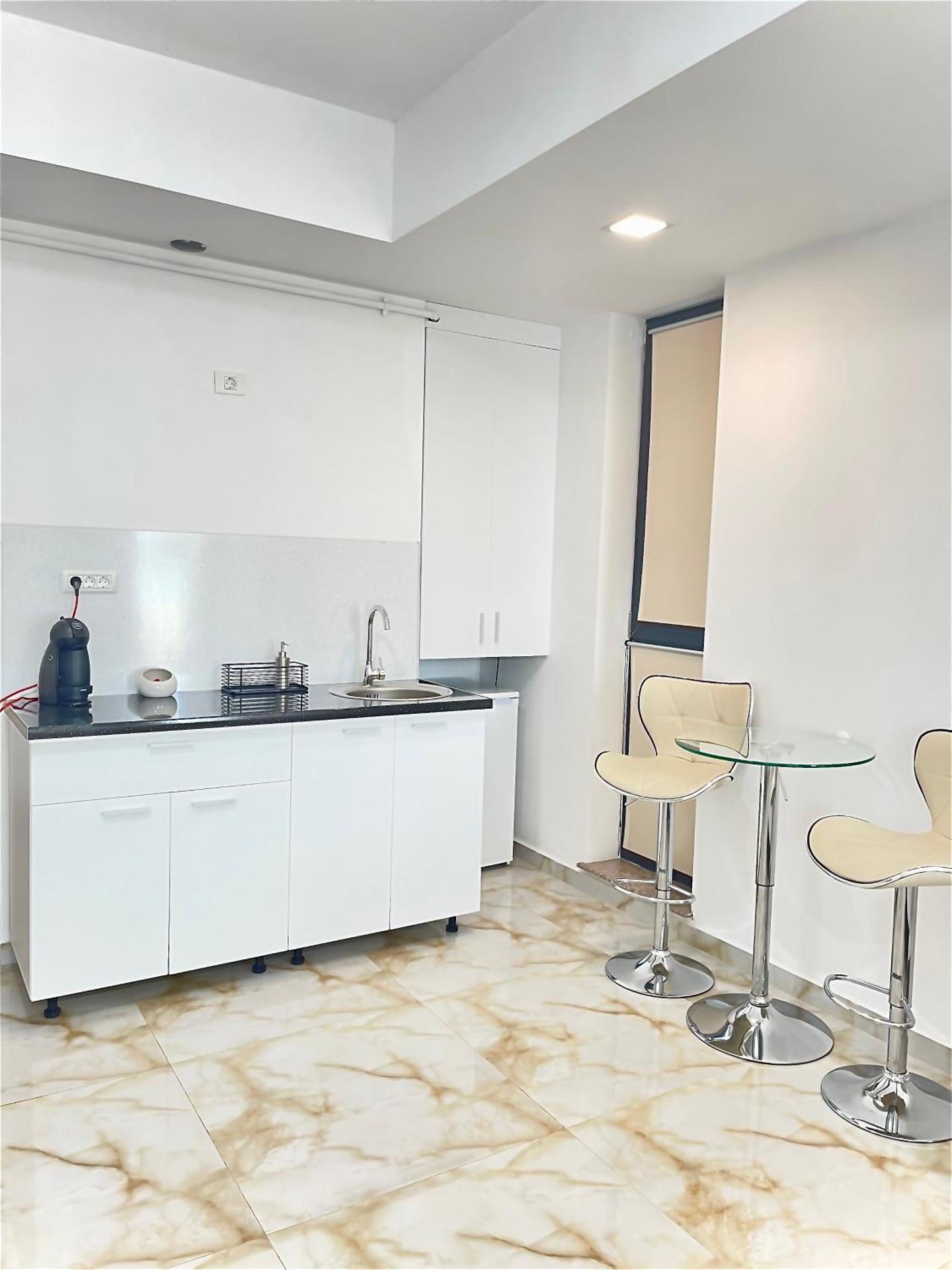 Studio Crazy Beach Summerland