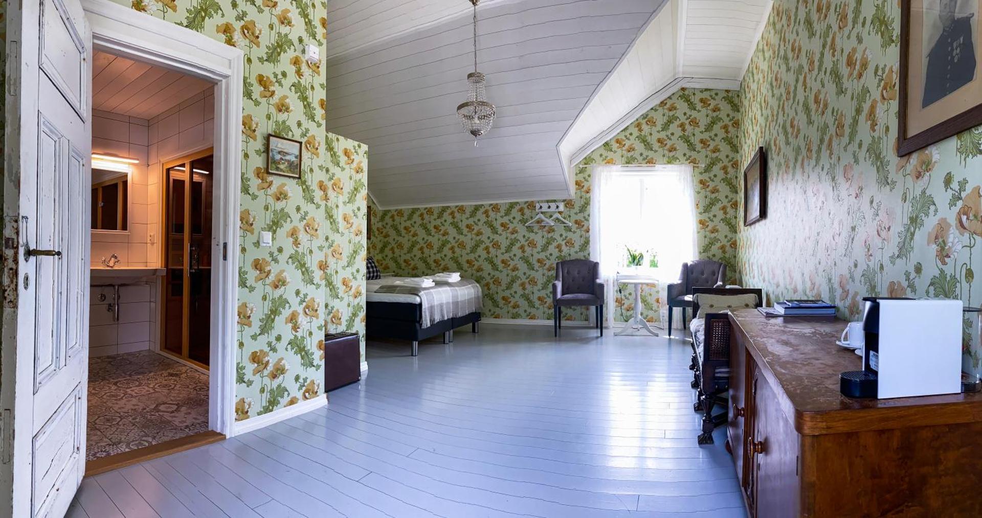 Photo of the whole room