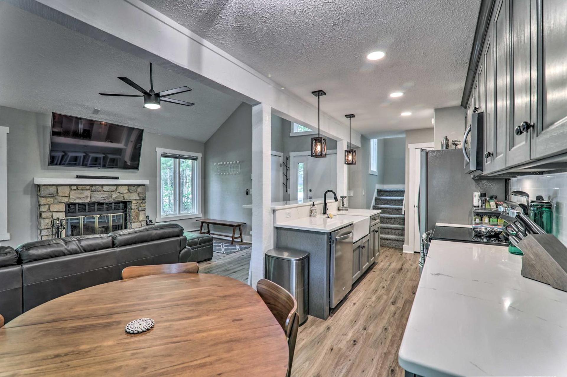 Unwind Fireside and Walk to Slopes! Poconos Getaway